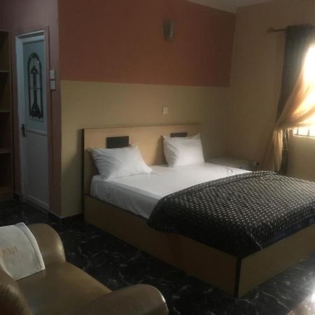 Bucker'S Palace Hotel Shangotedo Екстериор снимка